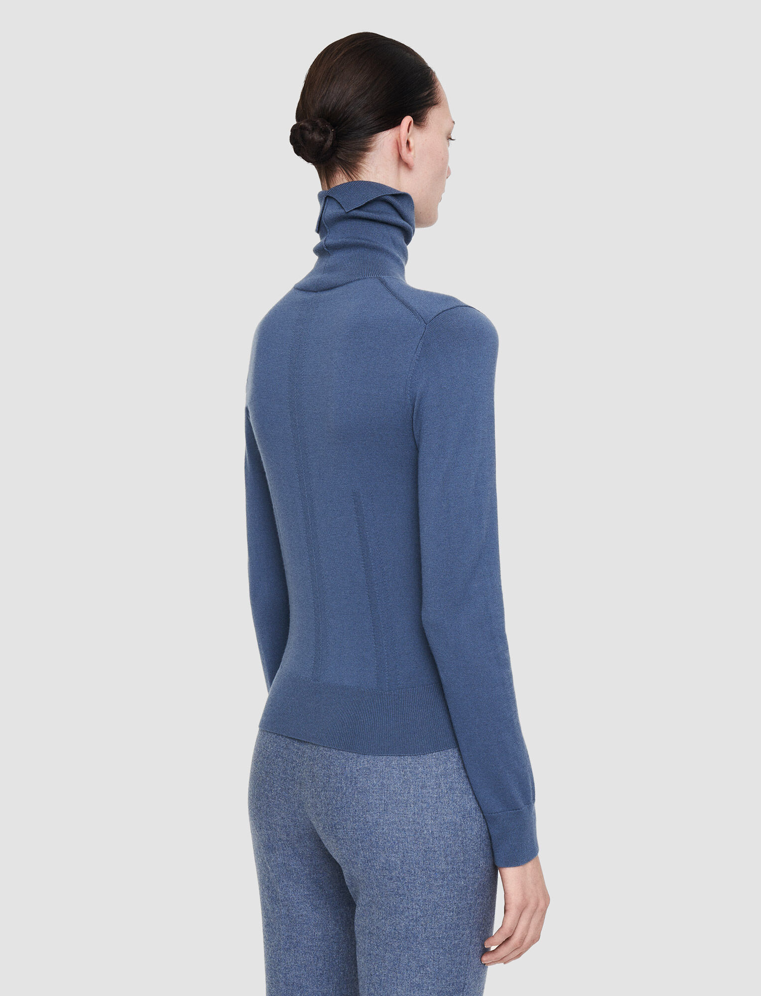 Joseph, Pull col montant en cachemire stretch, in Cloudy Blue